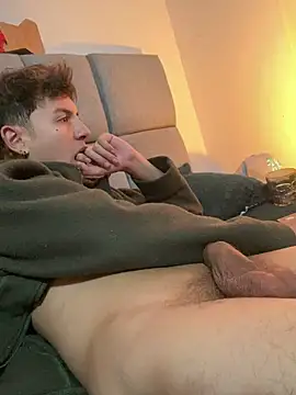 NaytonFreeman live sex cam