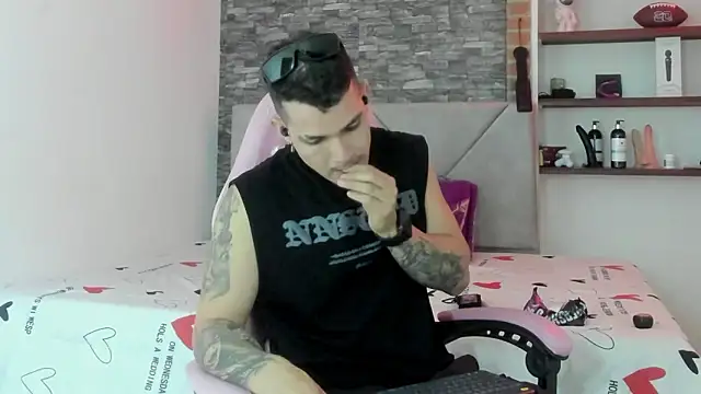 BooyHott_ live sex cam