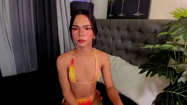 asianpetiteprincess live sex cam