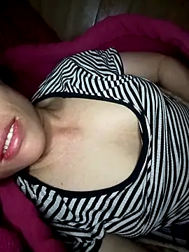 CoMay003's cam snapshot