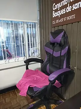 Cute_Penelope_'s cam snapshot