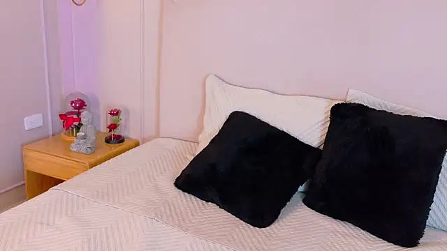 OlayaCooper live sex cam