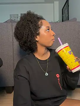 Your_Paris live sex cam