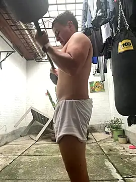 oliver_price1's cam snapshot