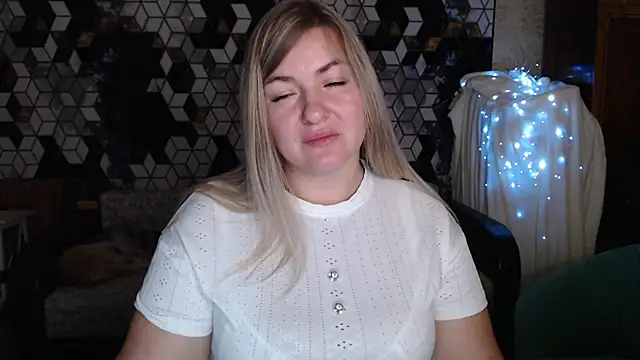 NikaSkylink live sex cam