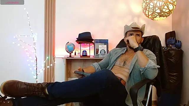 Reiko_85_ live sex cam