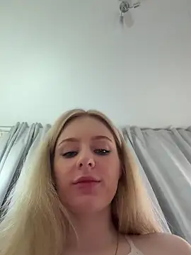 CaseyCumFace's cam snapshot