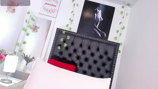 ScarlettVell live sex cam