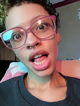 jojosbizarrelyf's cam snapshot