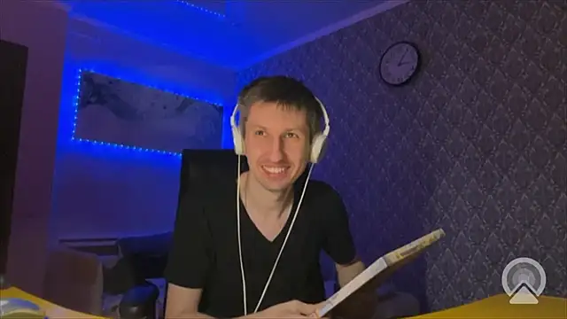 Aki-Laky live sex cam