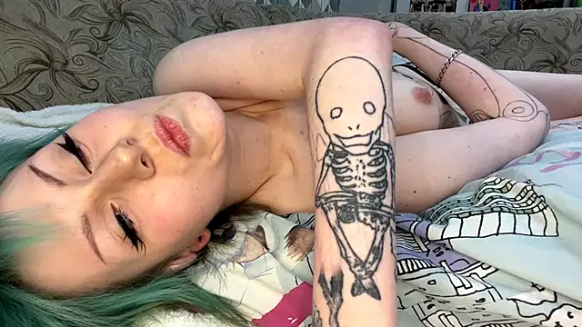 RebelKitsune's cam snapshot