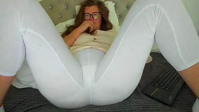 meryamvip's cam snapshot