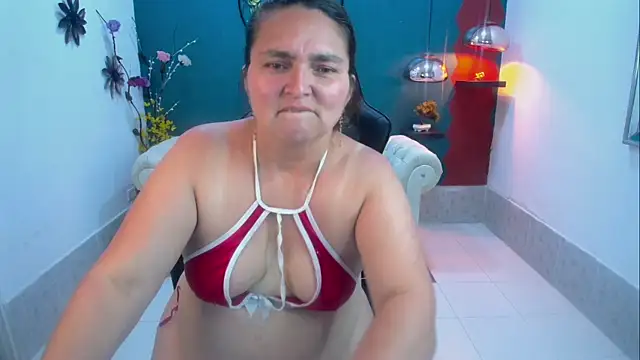 elena_milf1's cam snapshot