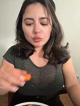 sukhakunis1 live sex cam