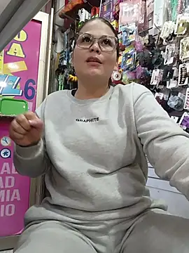 Vale_Saenzz live sex cam