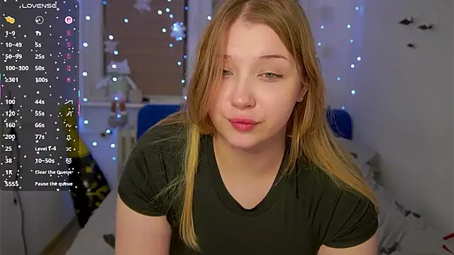 CuteSharloti live sex cam