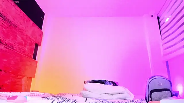 Alicee_stone_'s cam snapshot