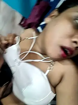 hornyzinia123's cam snapshot