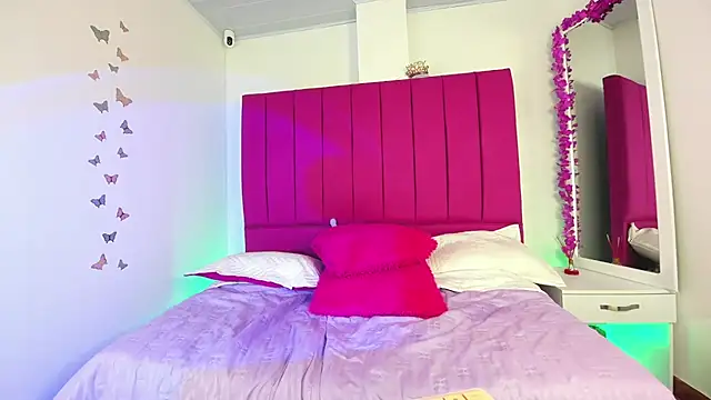 polly_wolf's cam snapshot