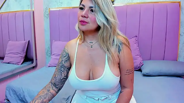 Gabby_santos_'s cam snapshot