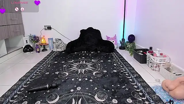 LadyAvalon's cam snapshot