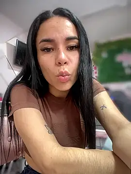 Naatalia live sex cam