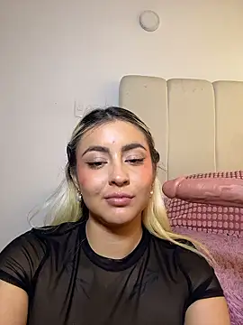 Elina_Hills's cam snapshot