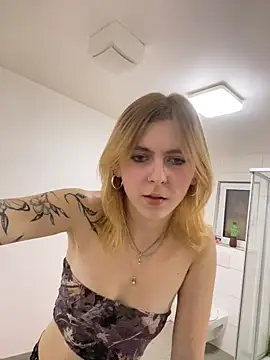 Milly-Kiss's cam snapshot