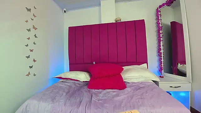 polly_wolf's cam snapshot