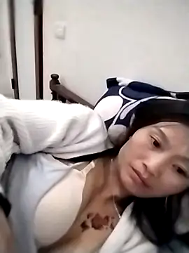 emyeu17's cam snapshot