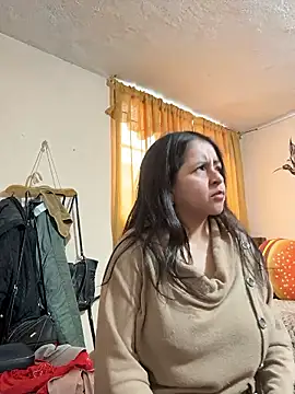 latinfemale's cam snapshot