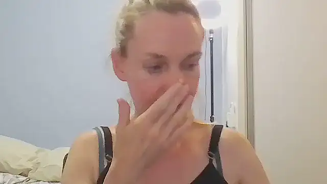 Annylove1's cam snapshot