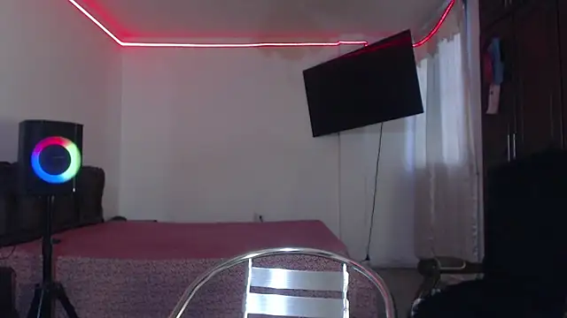 aliceesmith's cam snapshot