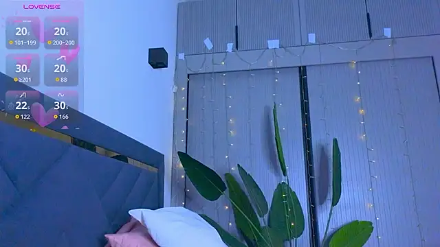 Mia_Tin's cam snapshot