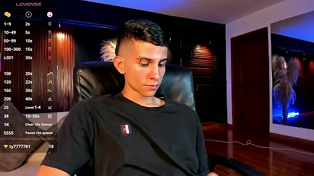 Aaron_Scoot live sex cam