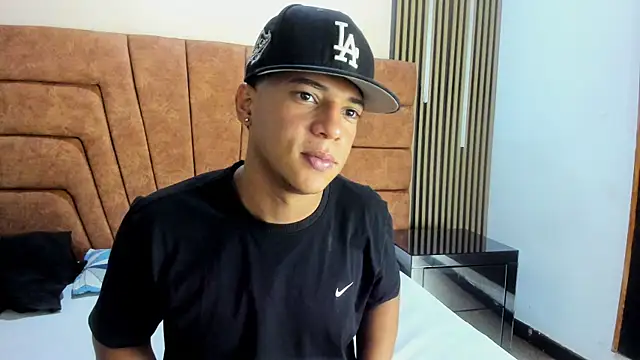 MATHY_ROBERT live sex cam