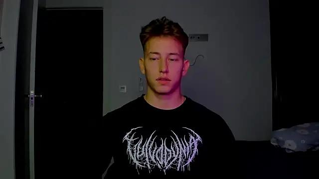 find0m_master's cam snapshot