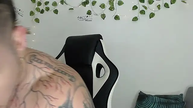 Angel_bran's cam snapshot