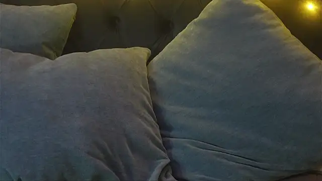 VitoriaCarusso live sex cam