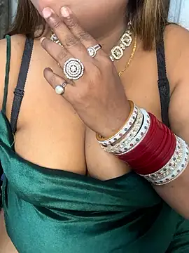 GEET-LOVE's cam snapshot