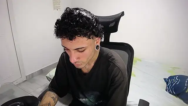 present_the_magic live sex cam