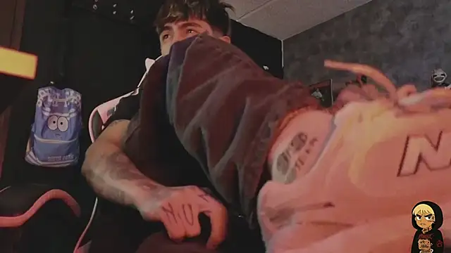 AcidMilo's cam snapshot