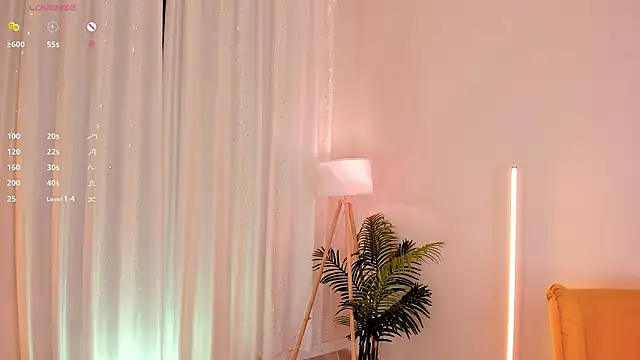 MilliMouse live sex cam