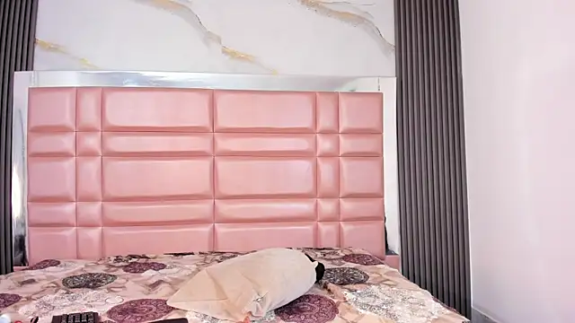 RoseStarkx live sex cam