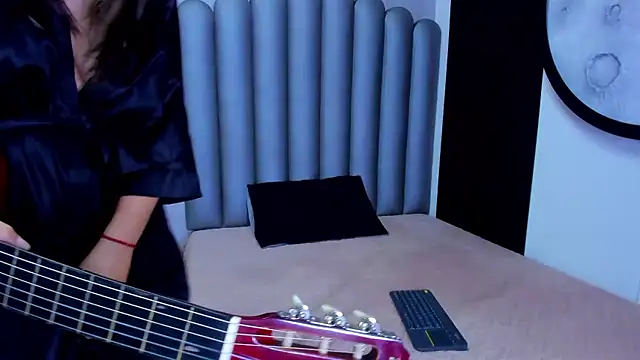 Charlotte-Star live sex cam