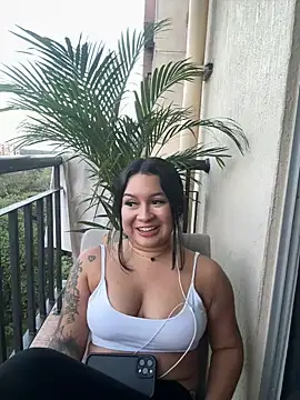 Pretty_Isadora live sex cam