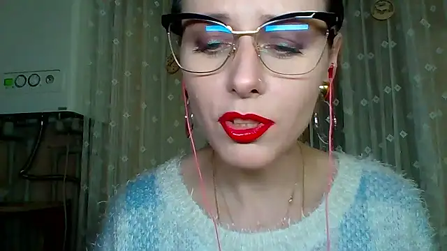 LuminousLady's cam snapshot