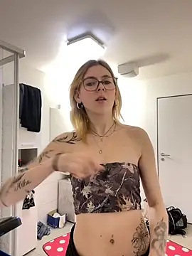 Milly-Kiss live sex cam