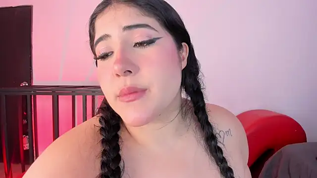 AmberiniHoffman live sex cam