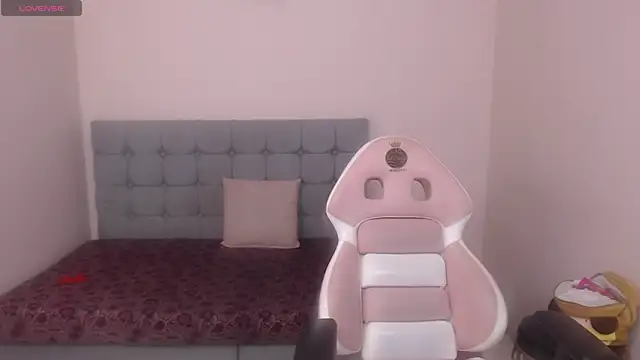 Choloeadams_xxx's cam snapshot